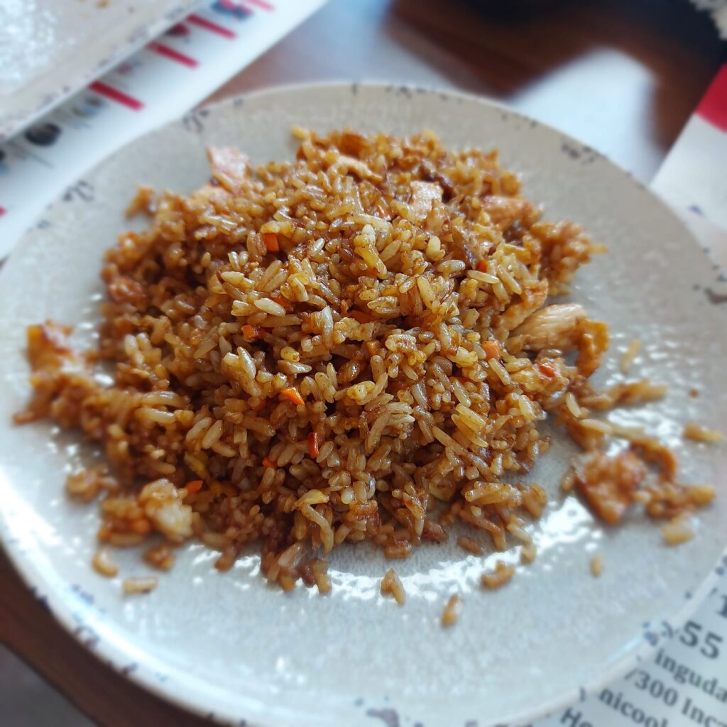 Arroz frito tres declicias en Yi Sushi